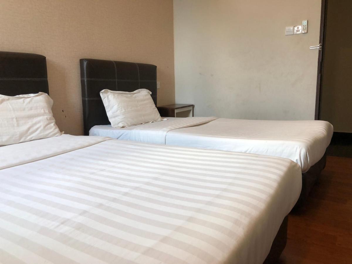 Super Oyo 90668 Joy Inn Miri Kültér fotó
