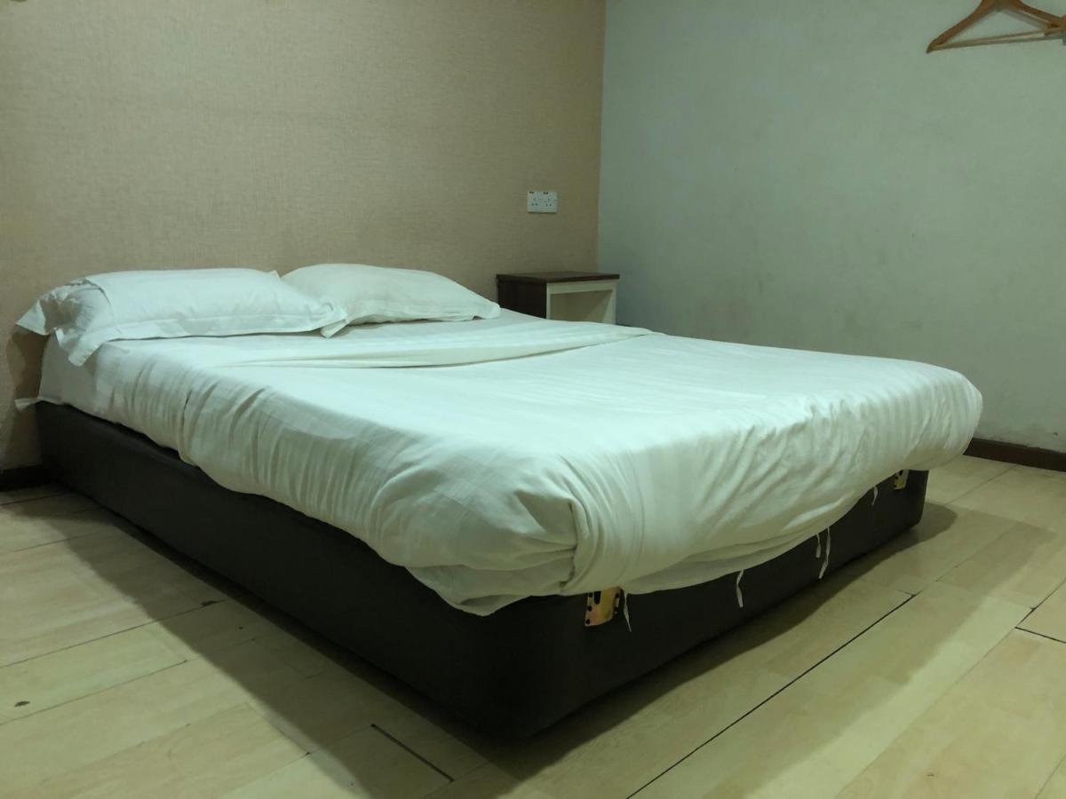 Super Oyo 90668 Joy Inn Miri Kültér fotó