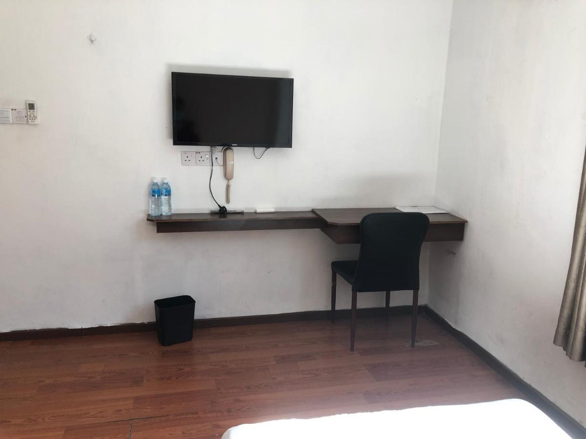 Super Oyo 90668 Joy Inn Miri Kültér fotó
