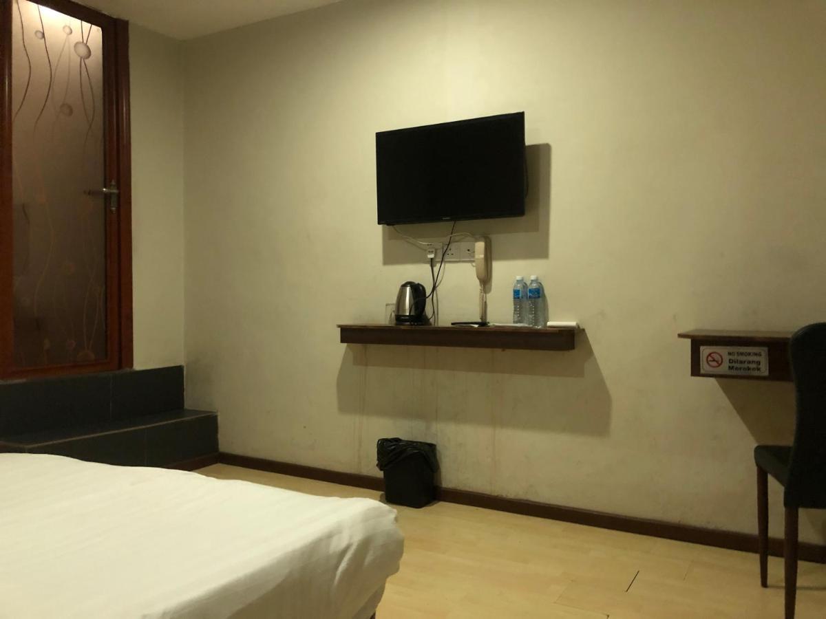 Super Oyo 90668 Joy Inn Miri Kültér fotó