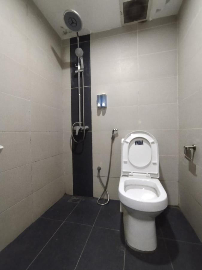 Super Oyo 90668 Joy Inn Miri Kültér fotó