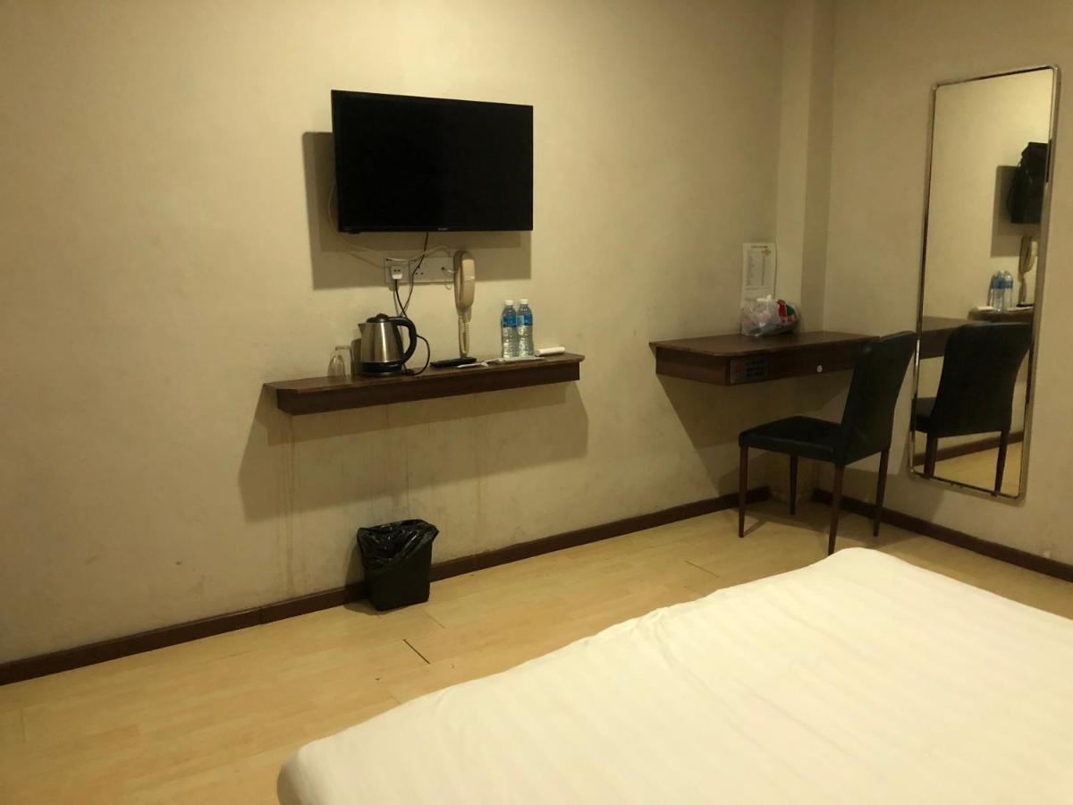 Super Oyo 90668 Joy Inn Miri Kültér fotó