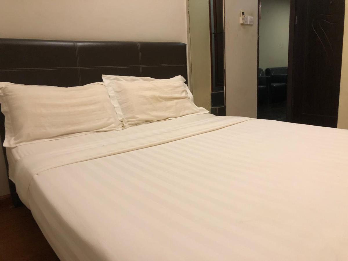 Super Oyo 90668 Joy Inn Miri Kültér fotó